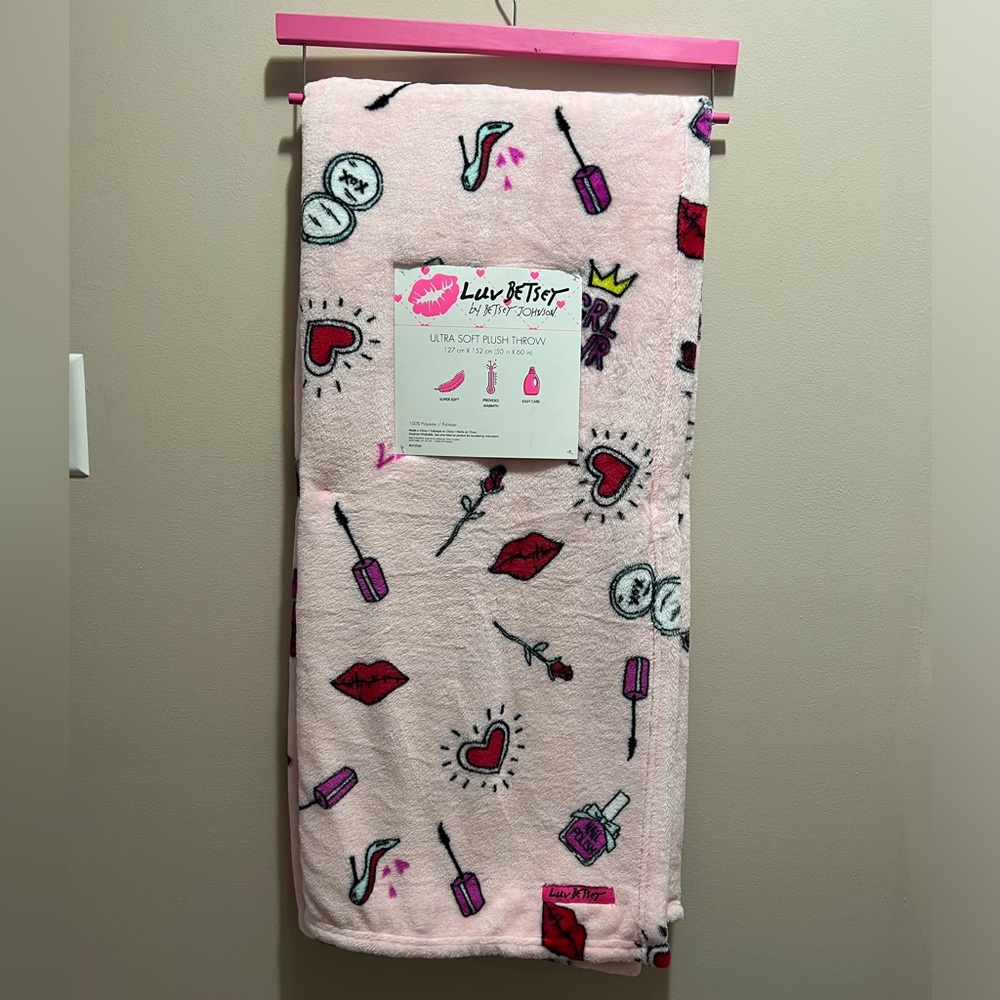 Betsey Johnson throw blanket